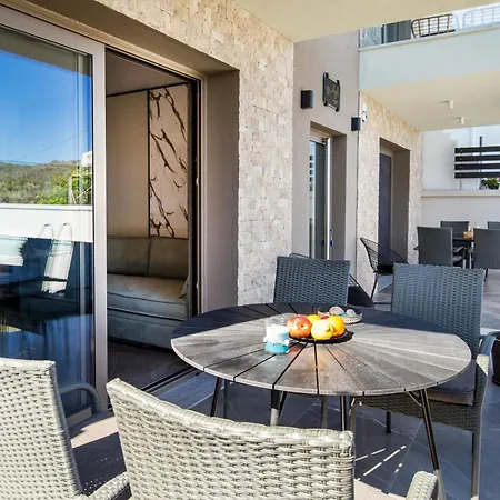 Aigli Skala Maries Deluxe Apartment